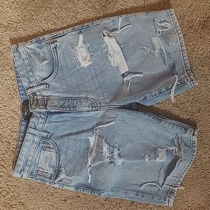 Forever 21 ripped jean shorts size 30